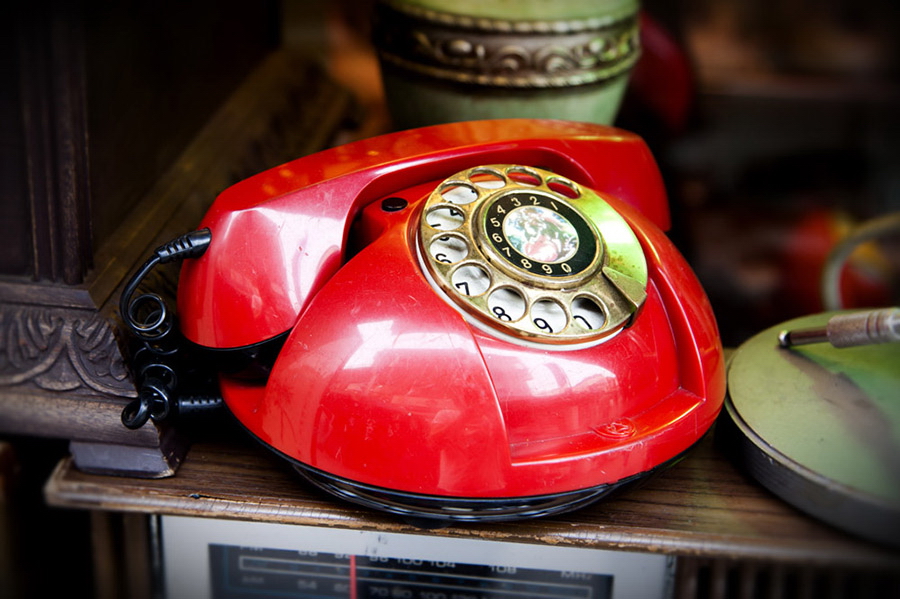 풍물시장의 오래된 전화기